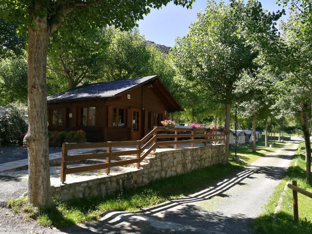 Bungalows Nou Camping La Guingueta D'Aneu Eksteriør bilde