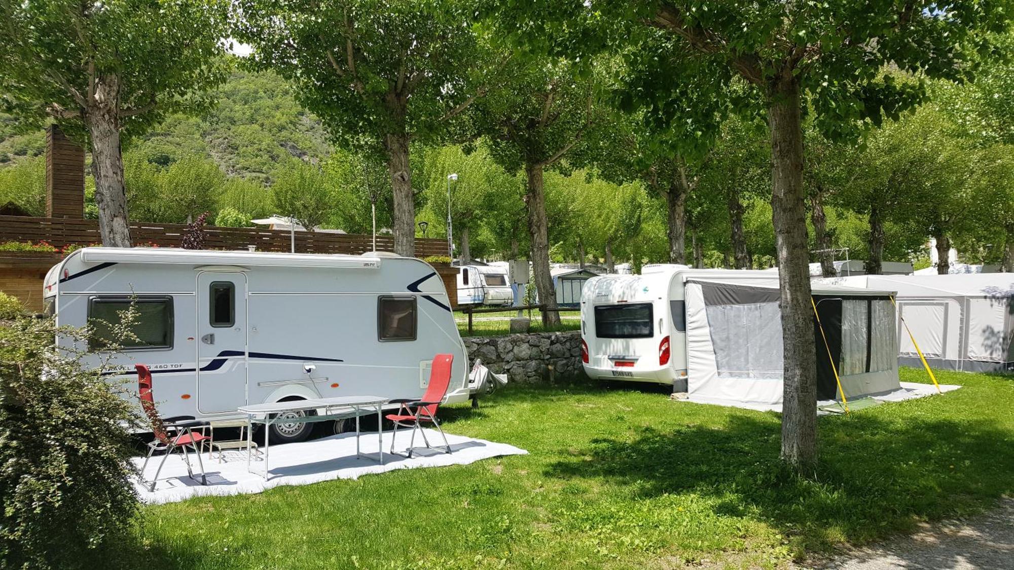 Bungalows Nou Camping La Guingueta D'Aneu Eksteriør bilde