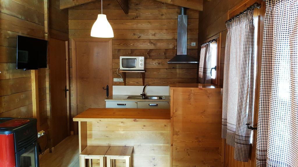Bungalows Nou Camping La Guingueta D'Aneu Eksteriør bilde