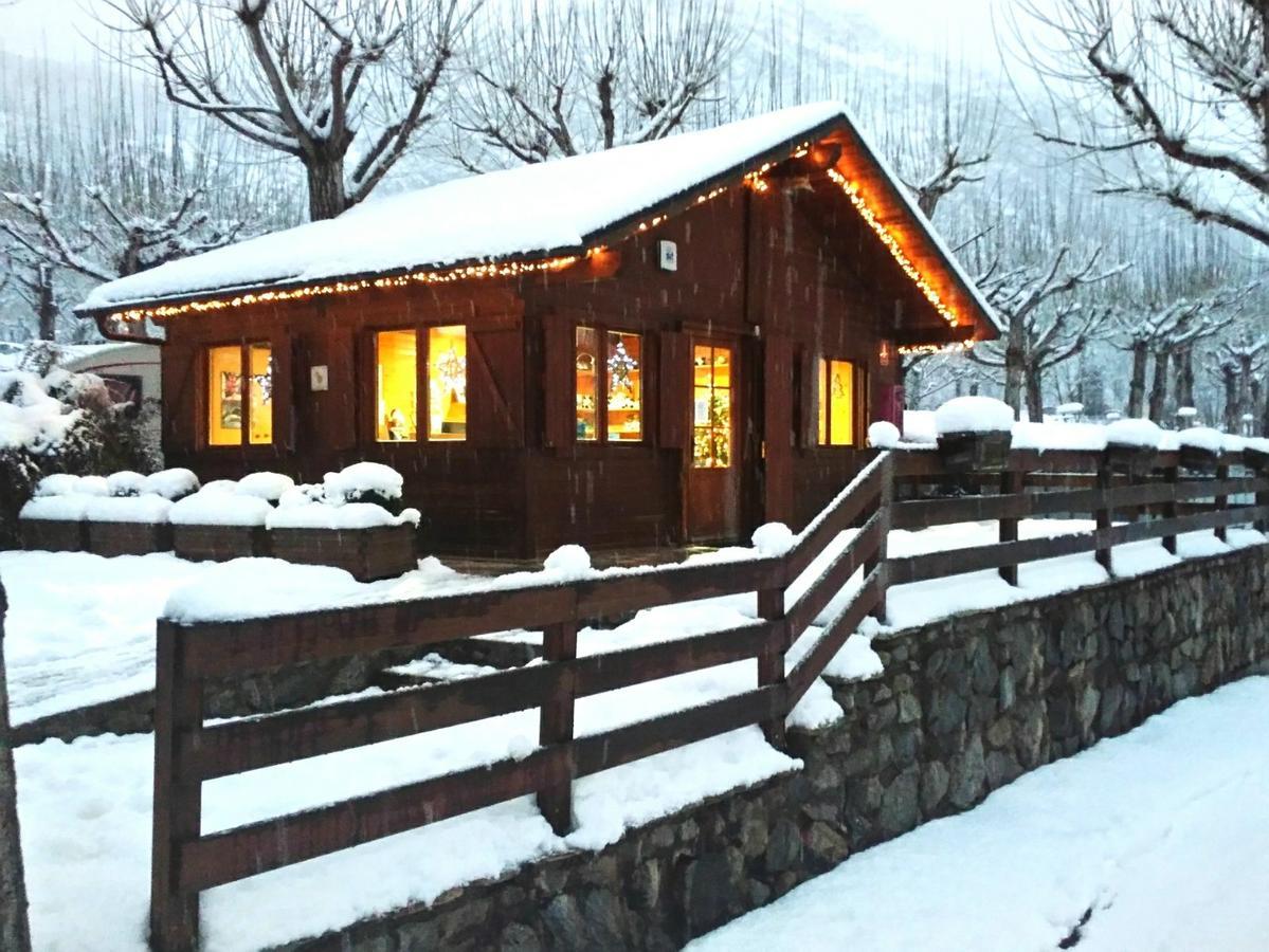 Bungalows Nou Camping La Guingueta D'Aneu Eksteriør bilde