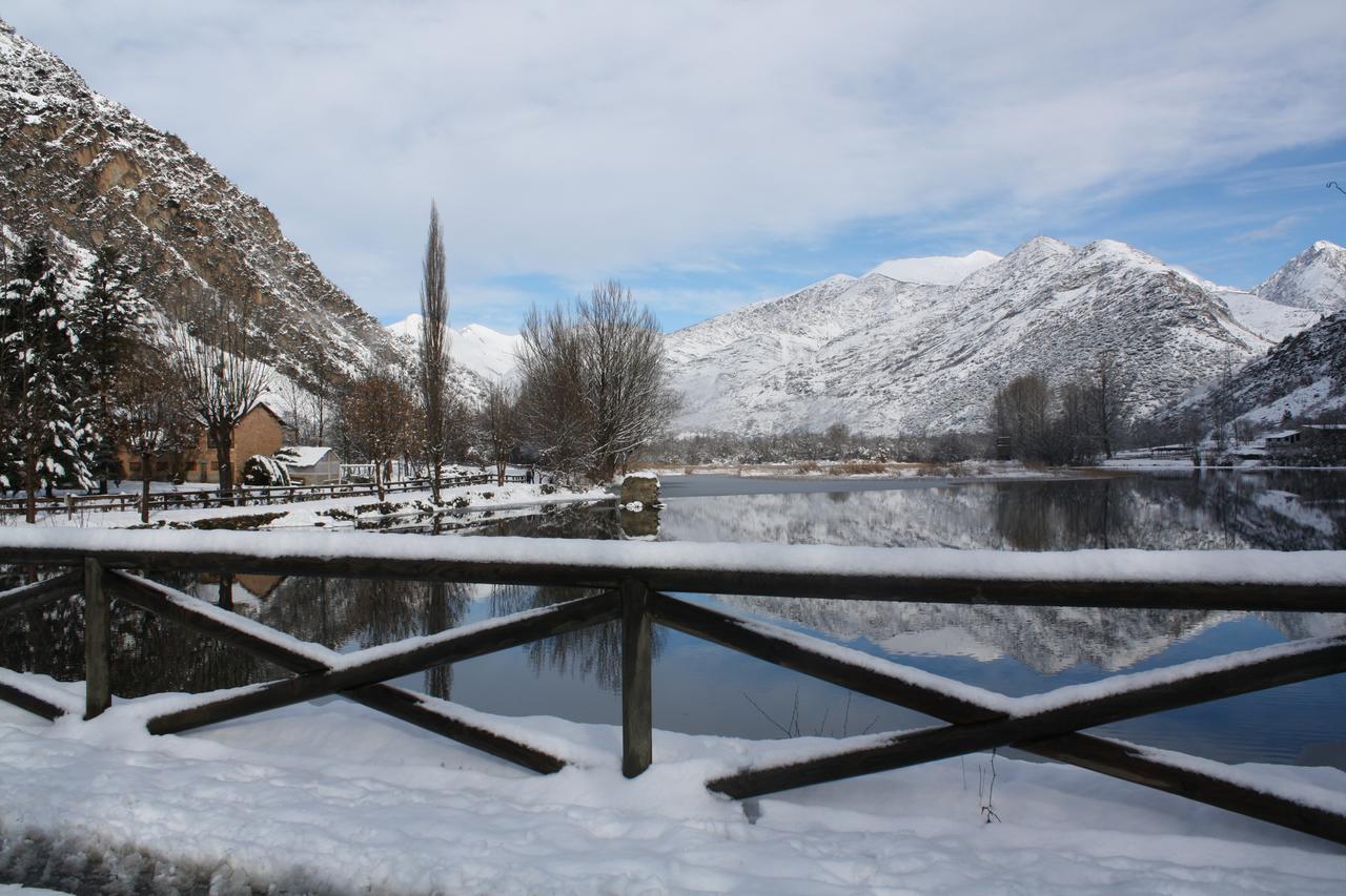 Bungalows Nou Camping La Guingueta D'Aneu Eksteriør bilde