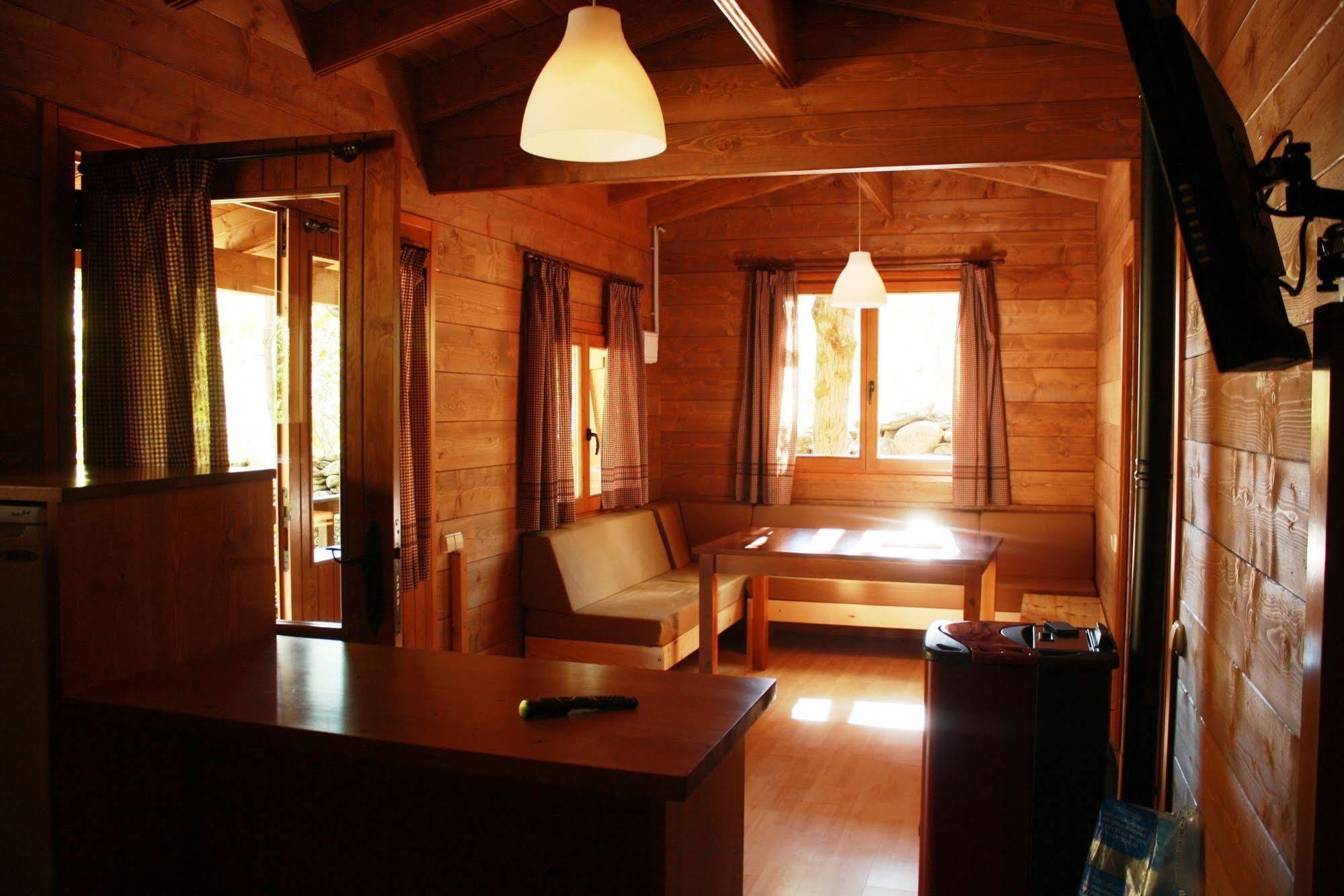 Bungalows Nou Camping La Guingueta D'Aneu Eksteriør bilde