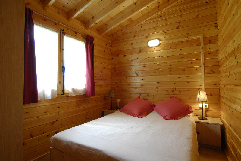Bungalows Nou Camping La Guingueta D'Aneu Eksteriør bilde